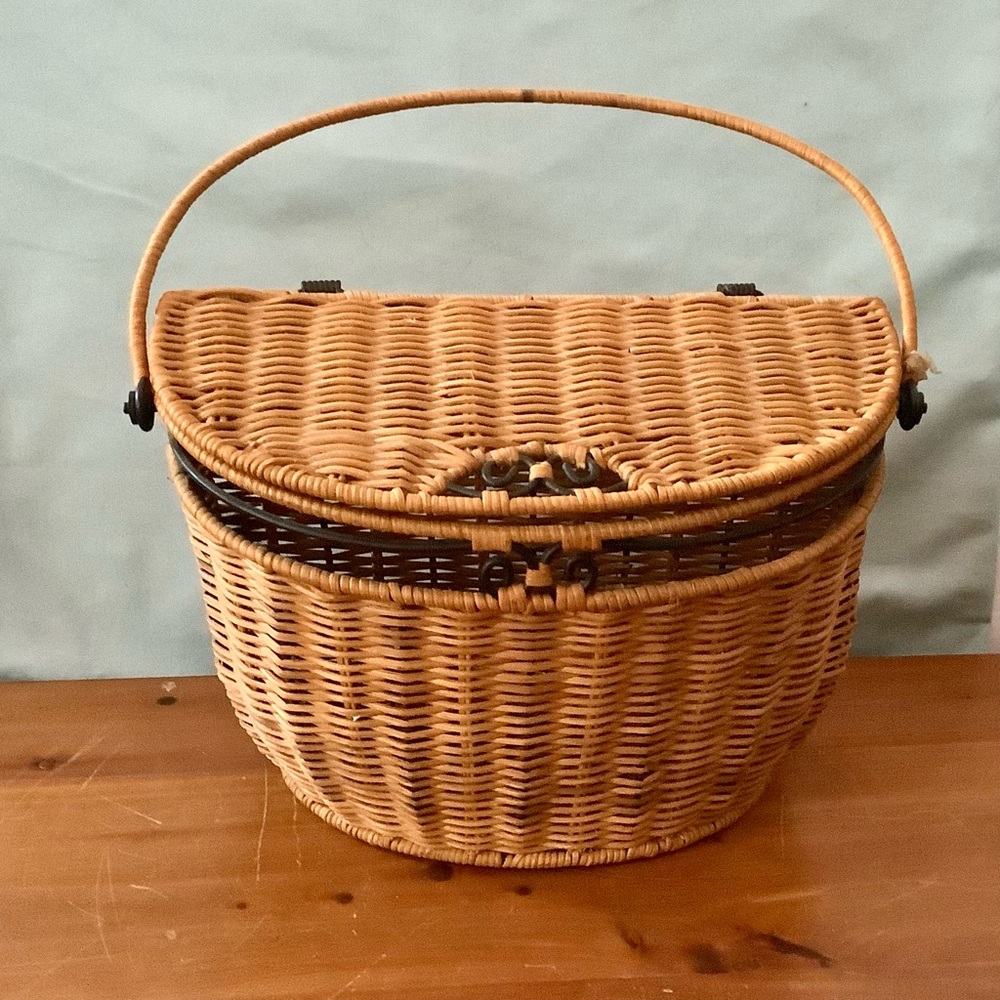 Princess House Tan Wicker Basket